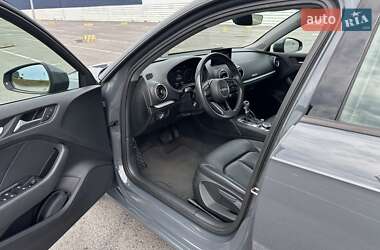 Хэтчбек Audi A3 2019 в 