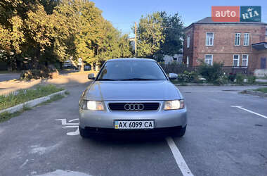 Хэтчбек Audi A3 1998 в 