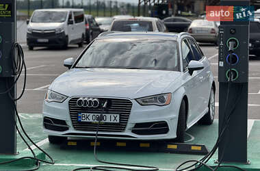 Хэтчбек Audi A3 2015 в 