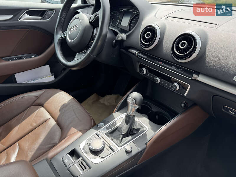 Хэтчбек Audi A3 2015 в Ровно