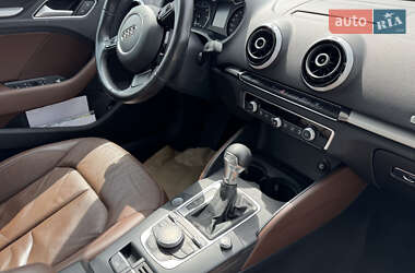 Хэтчбек Audi A3 2015 в 