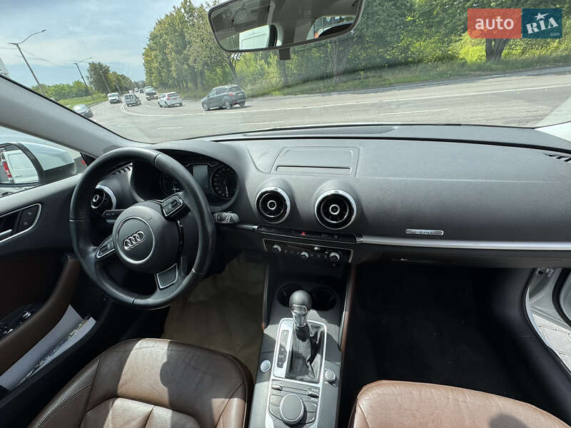 Хэтчбек Audi A3 2015 в Ровно