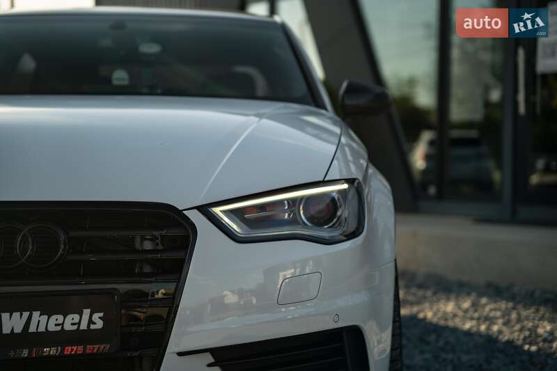 Седан Audi A3 2015 в Чернівцях