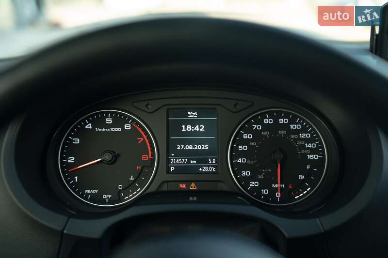 Седан Audi A3 2015 в Чернівцях