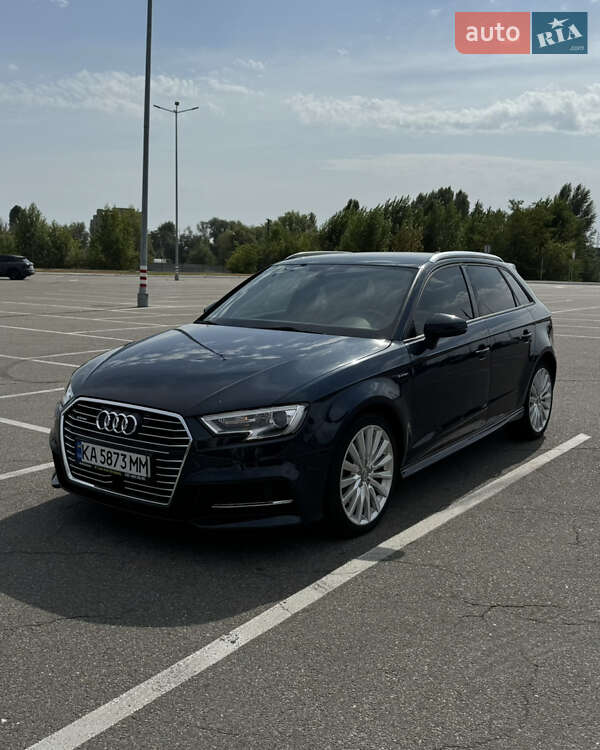 Хетчбек Audi A3 2017 в 