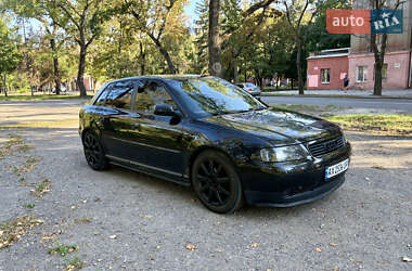 Хетчбек Audi A3 2002 в 