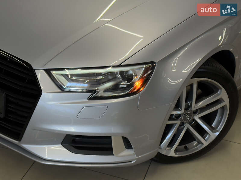 Седан Audi A3 2018 в Николаеве