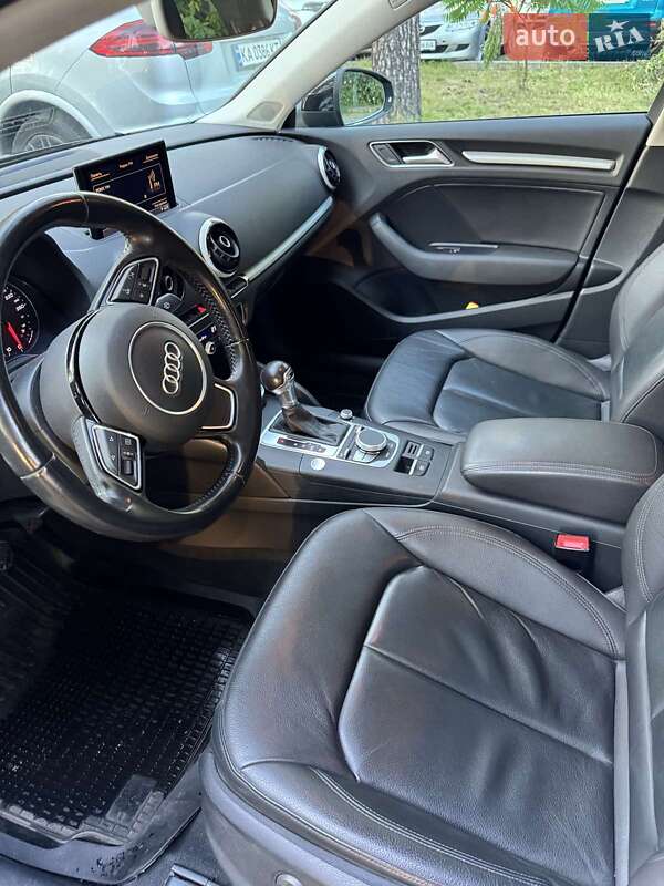 Седан Audi A3 2015 в Киеве