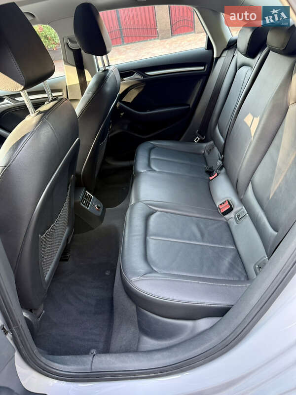 Седан Audi A3 2015 в Киеве