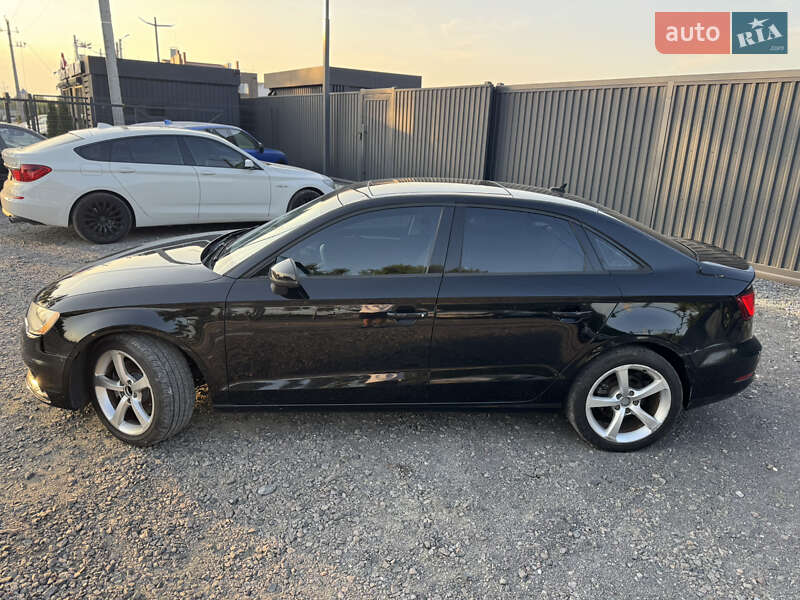 Седан Audi A3 2015 в Львові
