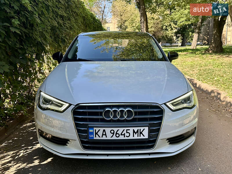 Седан Audi A3 2016 в Києві