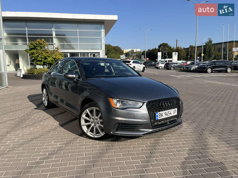 Седан Audi A3 2015 в Ровно