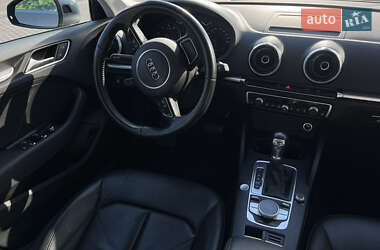 Седан Audi A3 2015 в Ровно