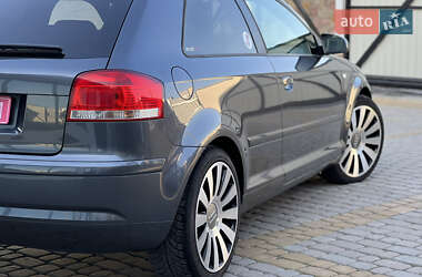 Хетчбек Audi A3 2004 в 