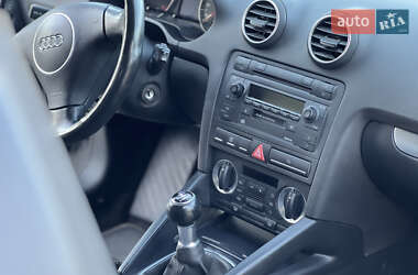 Хетчбек Audi A3 2004 в 