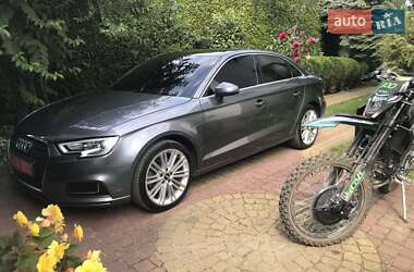 Седан Audi A3 2018 в Львове