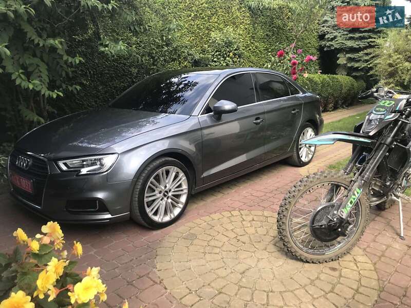 Седан Audi A3 2018 в 