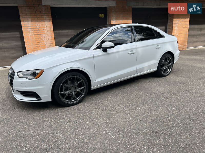 Седан Audi A3 2014 в Смілі