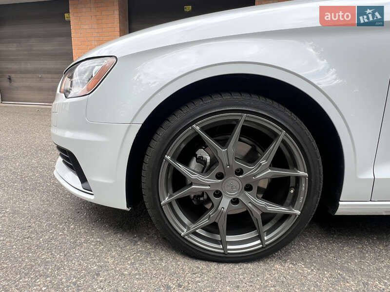 Седан Audi A3 2014 в Смілі