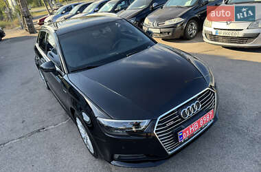 Хэтчбек Audi A3 2017 в 