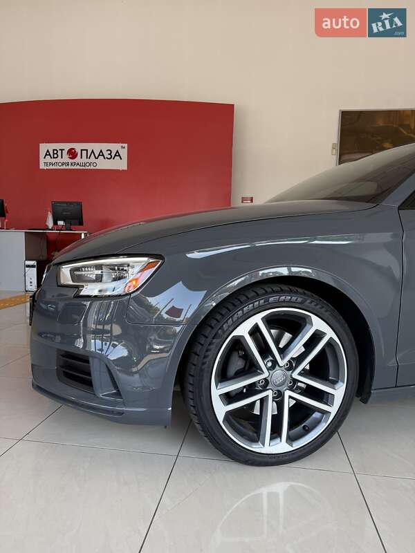 Седан Audi A3 2019 в Черновцах