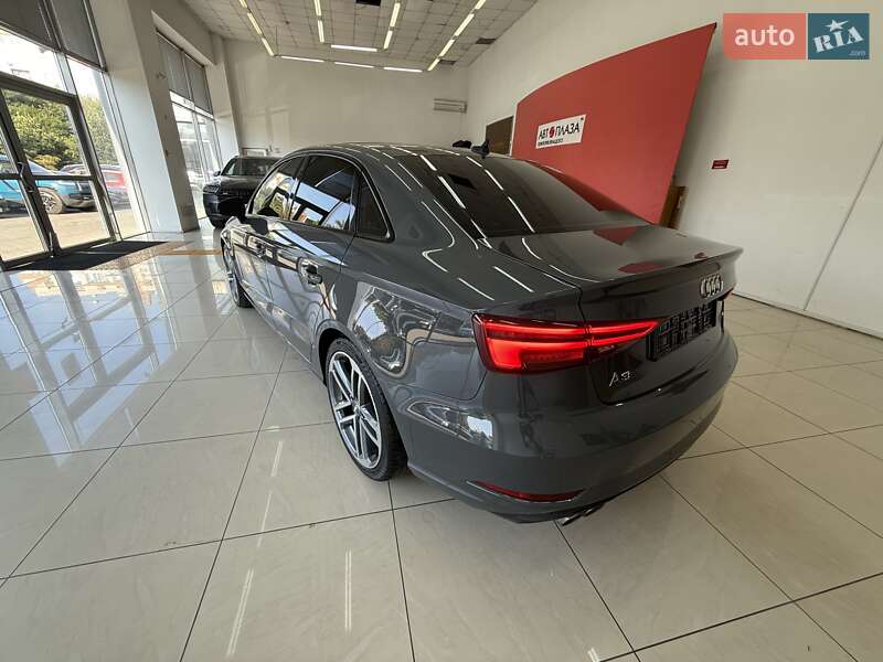 Седан Audi A3 2019 в Черновцах