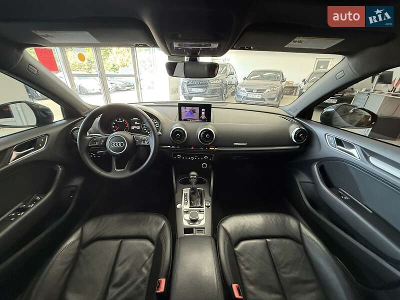 Седан Audi A3 2019 в Черновцах