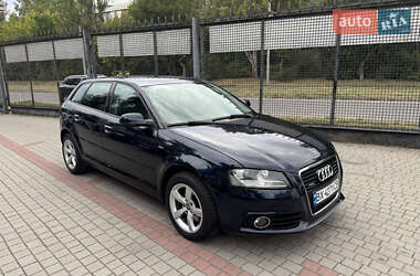 Хетчбек Audi A3 2012 в 