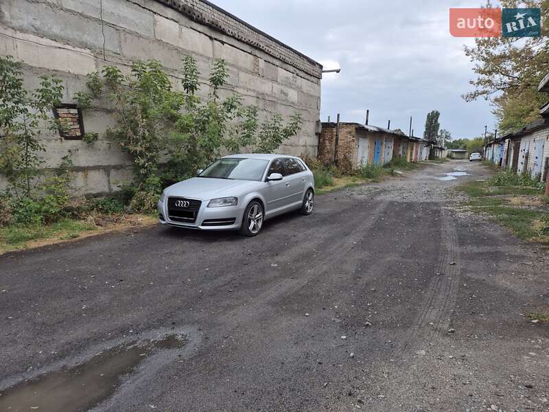 Хетчбек Audi A3 2011 в Дніпрі