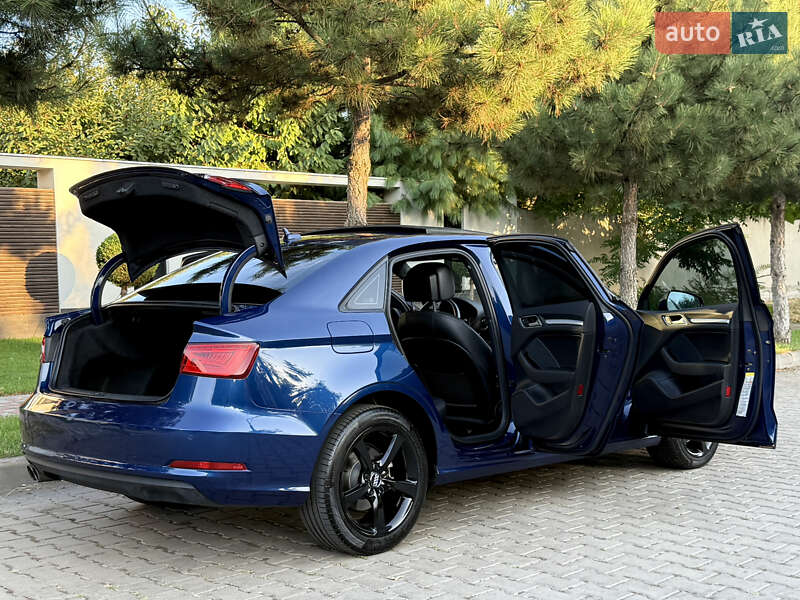 Седан Audi A3 2015 в Одессе