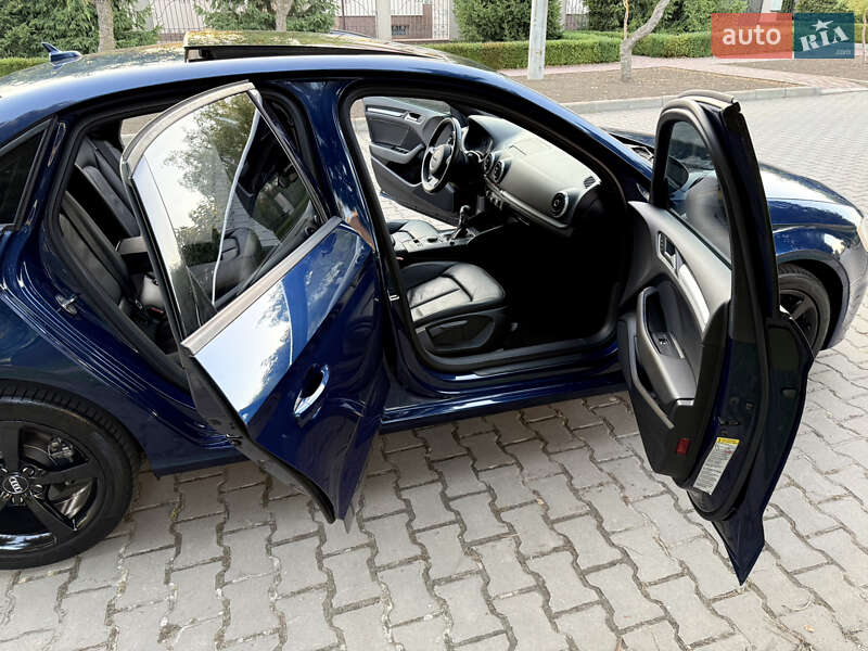 Седан Audi A3 2015 в Одессе