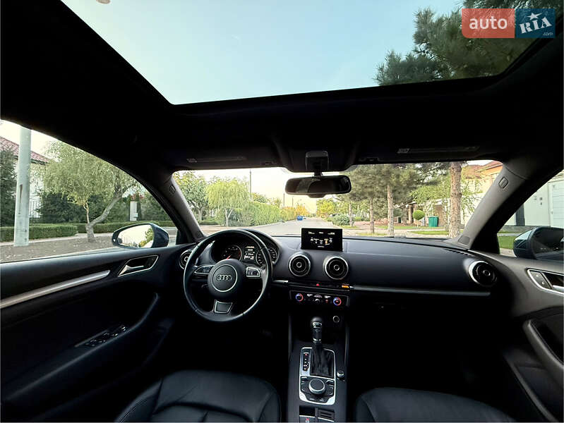 Седан Audi A3 2015 в Одессе