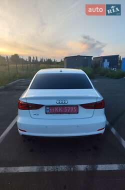 Седан Audi A3 2016 в 