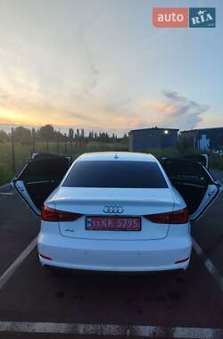 Седан Audi A3 2016 в 