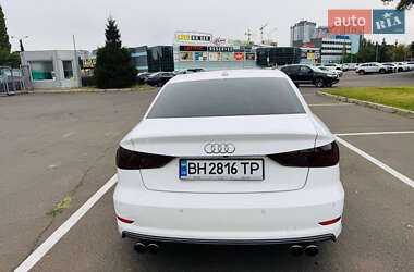 Седан Audi A3 2016 в 