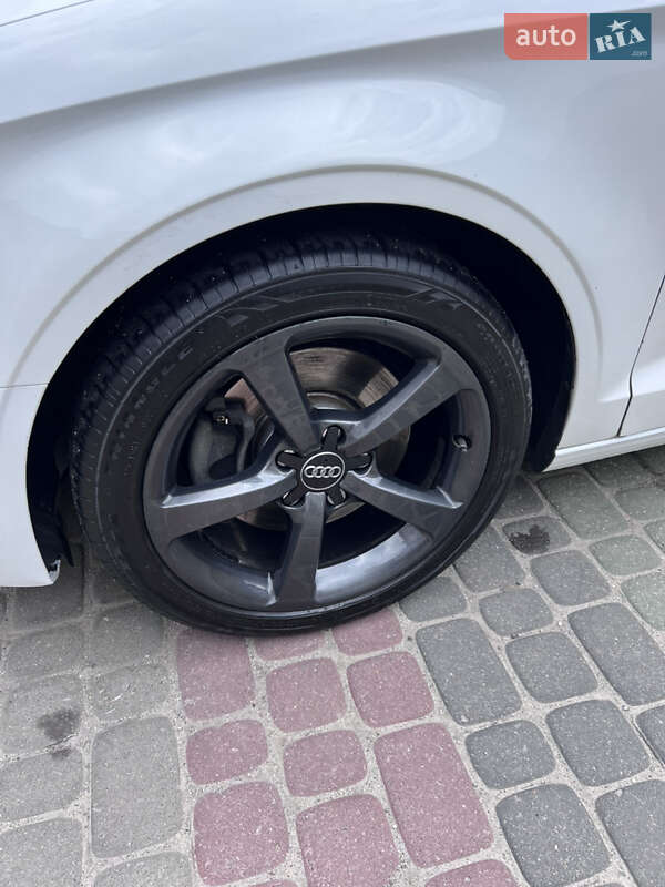 Седан Audi A3 2015 в Тернополе