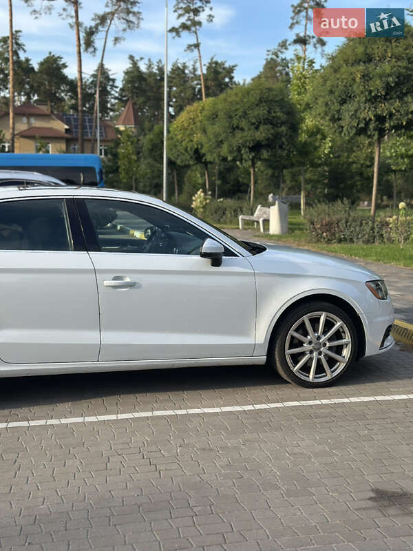 Седан Audi A3 2015 в Киеве