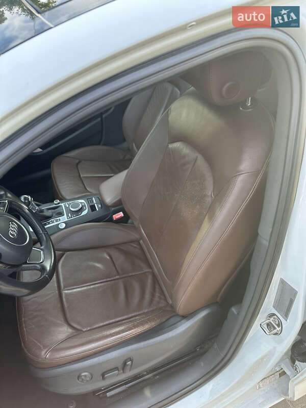 Седан Audi A3 2015 в Киеве