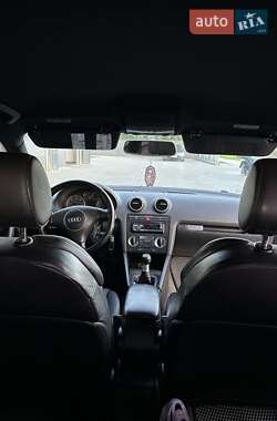 Хэтчбек Audi A3 2004 в 