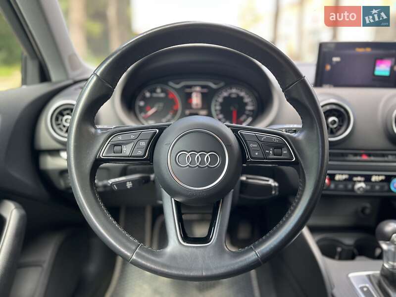 Хэтчбек Audi A3 2019 в Львове