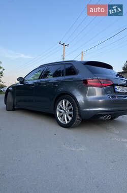 Хэтчбек Audi A3 2016 в Киеве