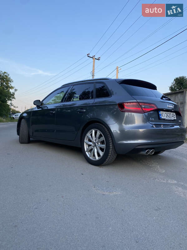 Хэтчбек Audi A3 2016 в Киеве