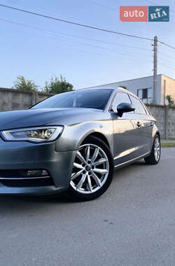 Хэтчбек Audi A3 2016 в Киеве