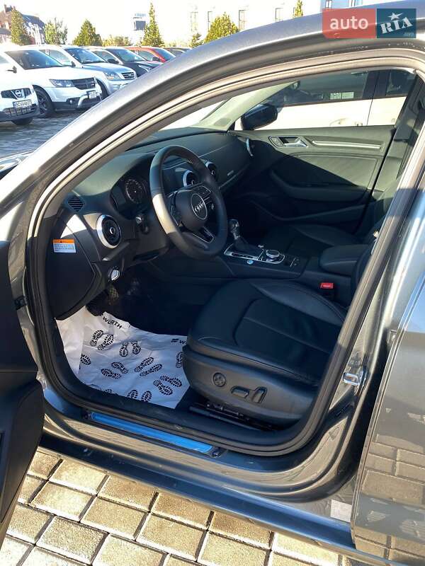 Седан Audi A3 2018 в Львове