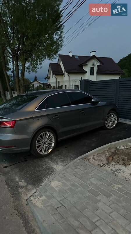 Седан Audi A3 2018 в Львове