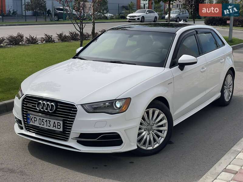 Хэтчбек Audi A3 2016 в Днепре