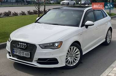 Хетчбек Audi A3 2016 в 