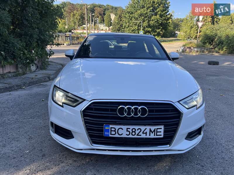 Седан Audi A3 2018 в Львове