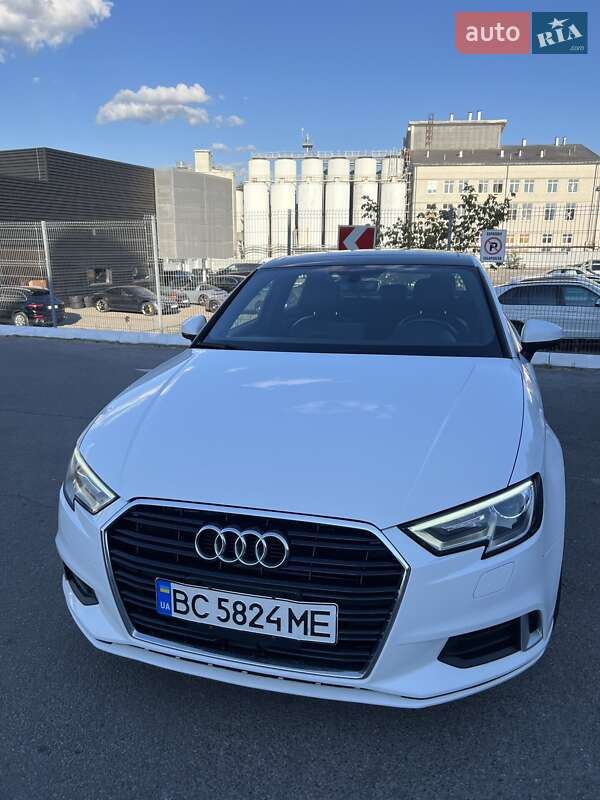 Седан Audi A3 2018 в Львове