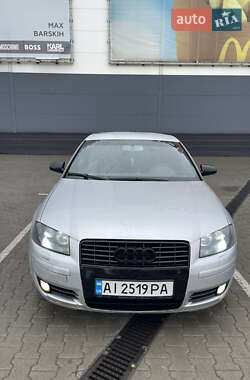 Хэтчбек Audi A3 2004 в 